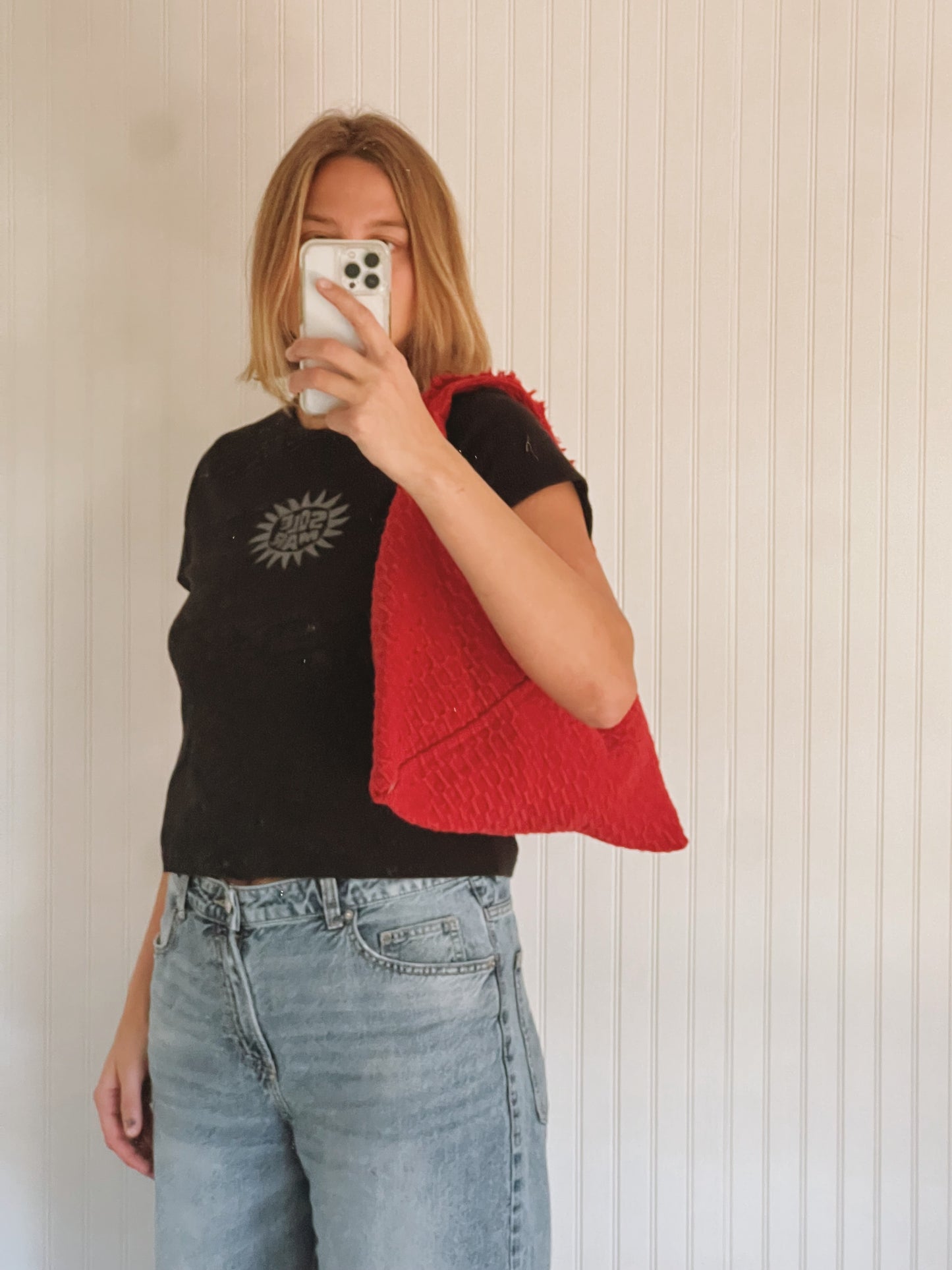 ORIGAMI TOTE IN FRAYED RED